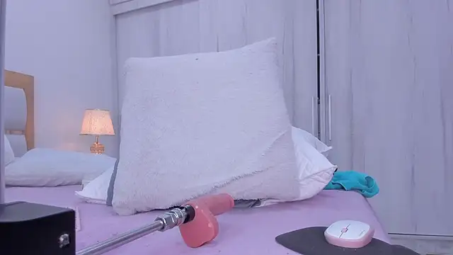 paola rodriguez online show from January 31, 2025, 10:10 pm