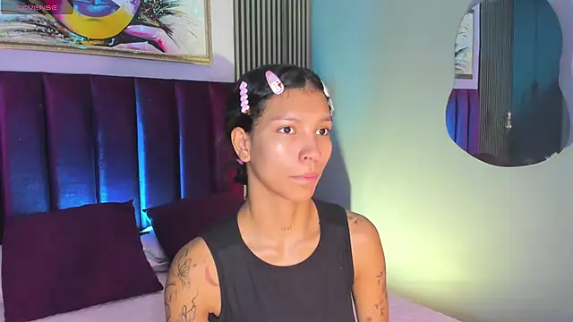 Snapshot of LauraAristizabal chatting on October 26, 2025, 12:33 pm LauraAristizabal online show from October 26, 2025, 12:33 pm