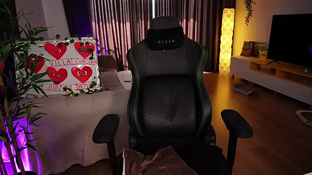 Snapshot of ShyNdWild chatting on February 26, 2025, 2:03 pm ShyNdWild online show from February 26, 2025, 2:03 pm