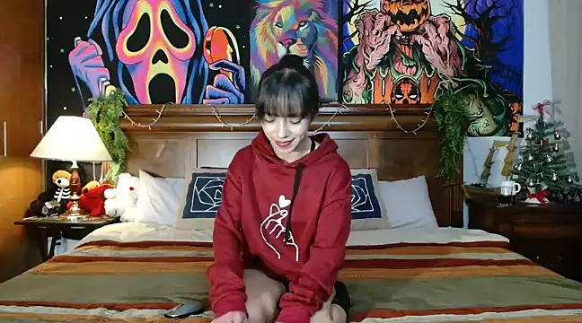 Snapshot of MINI_Petite chatting on December 22, 2024, 4:50 am MINI Petite online show from December 22, 2024, 4:50 am