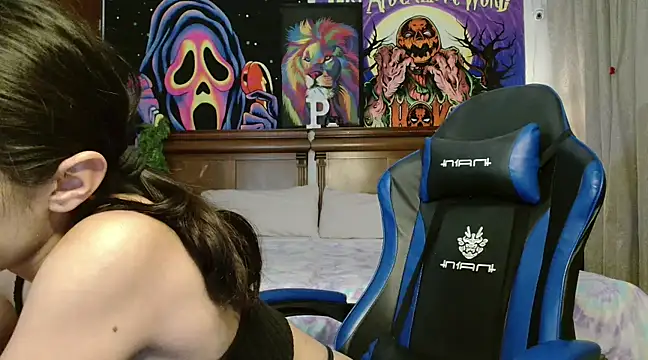 Snapshot of MINI_Petite chatting on February 15, 2025, 3:09 am MINI Petite online show from February 15, 2025, 3:09 am