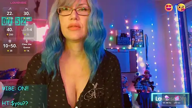 Snapshot of EmmaIsHere chatting on November 11, 2025, 2:50 pm EmmaIsHere online show from November 11, 2025, 2:50 pm