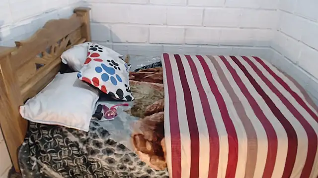 sexyjustin202 online show from December 21, 2025, 10:28 pm