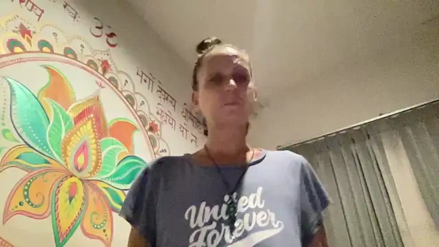 Snapshot of Sexy-Mel chatting on February 7, 2026, 4:00 pm Sexy-Mel online show from February 7, 2026, 4:00 pm