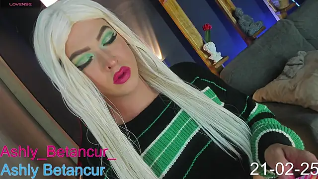 Snapshot of AshlyBetancurX chatting on February 22, 2025, 1:11 am AshlyBetancurX online show from February 22, 2025, 1:11 am