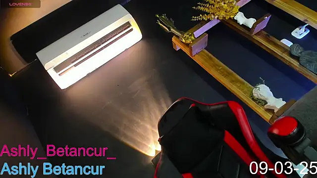 Snapshot of AshlyBetancurX chatting on March 9, 2025, 11:25 am AshlyBetancurX online show from March 9, 2025, 11:25 am