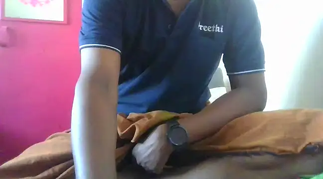 Snapshot of Mallupaiyanaachu chatting on March 14, 2025, 3:37 am Mallupaiyanaachu online show from March 14, 2025, 3:37 am