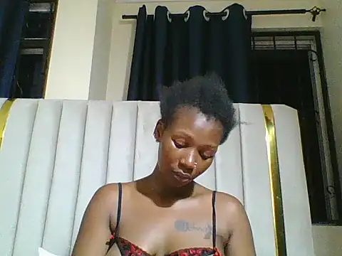 Snapshot of CuteJ chatting on February 8, 2025, 5:29 pm CuteJ online show from February 8, 2025, 5:29 pm