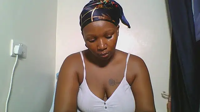 CuteJ online show from May 11, 2026, 11:49 am