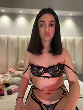 MiahWindsor online show from July 8, 2026, 1:59 pm