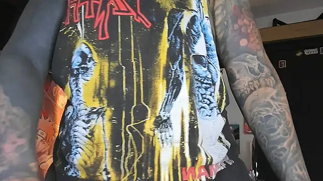 Snapshot of DEATHINK666XX chatting on February 15, 2025, 8:11 pm DEATHINK666XX online show from February 15, 2025, 8:11 pm