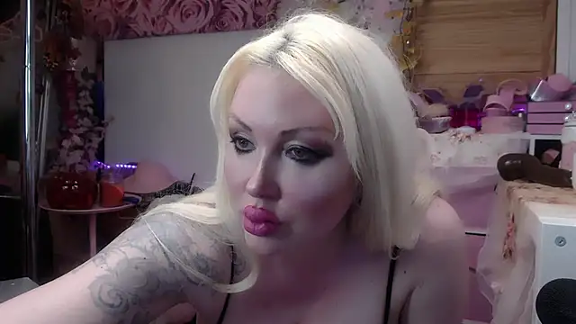Snapshot of elyink chatting on February 4, 2026, 12:00 pm elyink online show from February 4, 2026, 12:00 pm