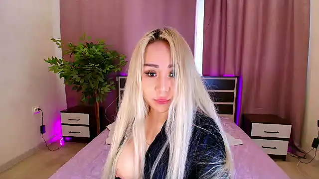 Yulianna Smith online show from March 28, 2026, 12:21 am