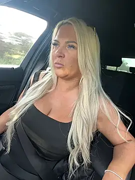 Bustyblondebabe32 online show from March 31, 2026, 3:56 pm