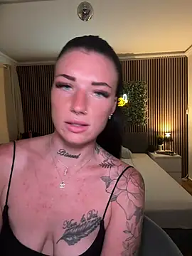 LizaRoxx online show from July 16, 2026, 10:16 pm