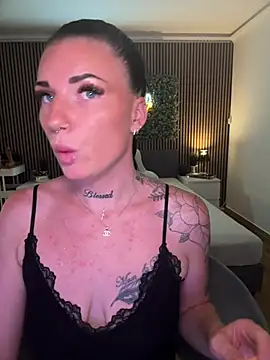 LizaRoxx online show from July 17, 2026, 11:09 pm