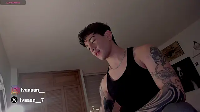 ivaaaan  online show from December 29, 2024, 1:24 am