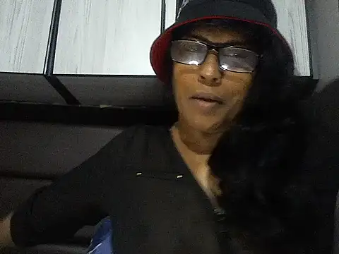 Snapshot of MsAttitude chatting on September 23, 2025, 8:28 am MsAttitude online show from September 23, 2025, 8:28 am