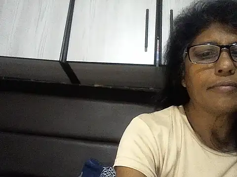 Snapshot of MsAttitude chatting on September 25, 2025, 7:01 am MsAttitude online show from September 25, 2025, 7:01 am