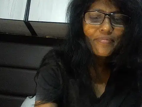 Snapshot of MsAttitude chatting on October 4, 2025, 6:33 am MsAttitude online show from October 4, 2025, 6:33 am