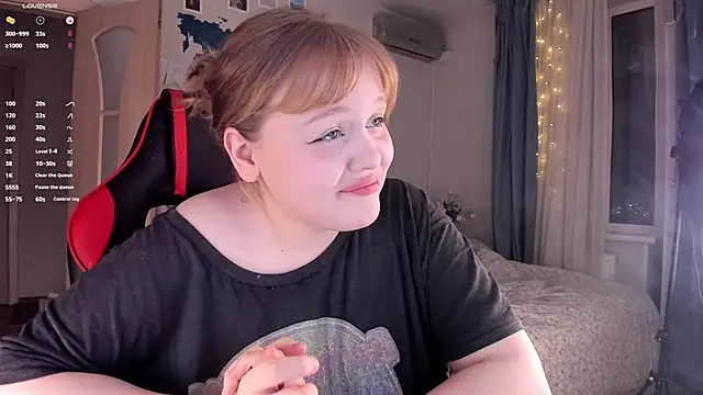 Snapshot of LisaLaas chatting on December 4, 2024, 1:31 pm LisaLaas online show from December 4, 2024, 1:31 pm