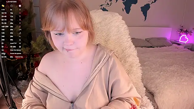 LisaLaas online show from January 17, 2025, 5:19 pm