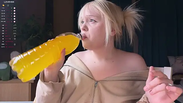 LisaLaas online show from March 21, 2026, 7:28 pm