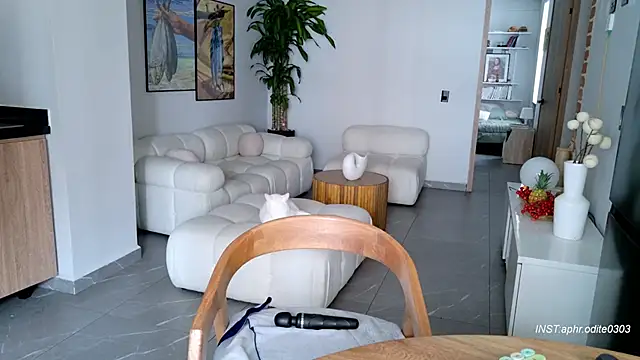 Snapshot of Nikol-JE chatting on February 25, 2026, 8:29 pm Nikol-JE online show from February 25, 2026, 8:29 pm