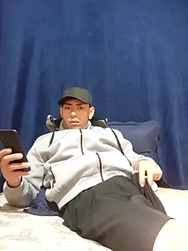 Snapshot of SEBASTHIAN chatting on April 12, 2026, 3:11 am SEBASTHIAN online show from April 12, 2026, 3:11 am