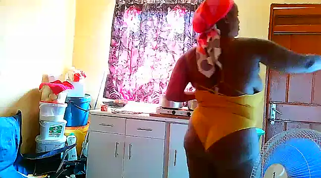 Snapshot of Charlie-Crawford chatting on March 18, 2025, 12:14 pm Charlie-Crawford online show from March 18, 2025, 12:14 pm