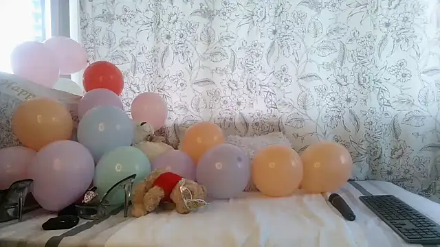 Snapshot of Charlie-Crawford chatting on April 16, 2026, 8:26 am Charlie-Crawford online show from April 16, 2026, 8:26 am