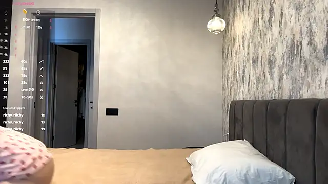 StasyGriffin online show from April 12, 2026, 5:01 am