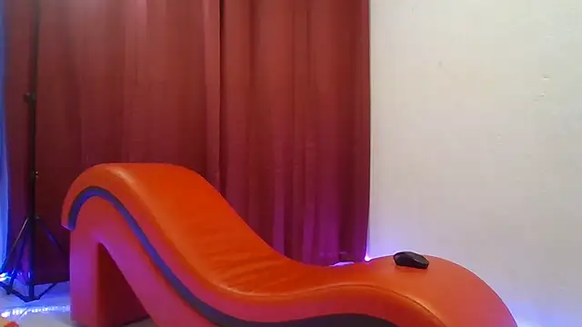 sophieandmarkls online show from November 20, 2025, 12:27 pm