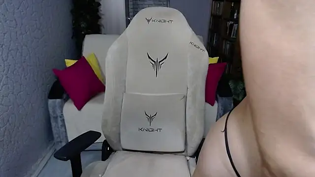 Snapshot of lillit__gold chatting on October 9, 2025, 2:26 pm lillit gold online show from October 9, 2025, 2:26 pm