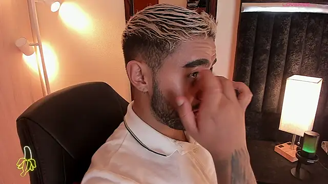 ItsMeEros online show from October 6, 2025, 10:29 pm