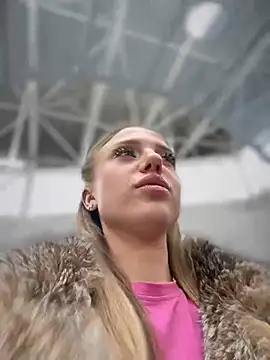 Snapshot of pinkstar_ chatting on February 9, 2025, 8:33 am pinkstar online show from February 9, 2025, 8:33 am