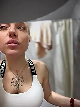 Snapshot of pinkstar_ chatting on October 31, 2025, 4:46 am pinkstar online show from October 31, 2025, 4:46 am