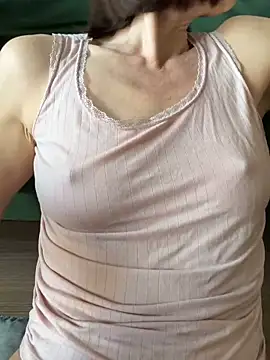 fuckable milf online show from April 4, 2026, 11:18 am