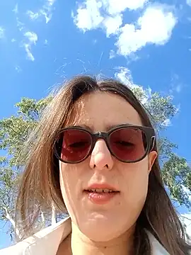 dolcehelena993 online show from October 4, 2025, 7:39 am