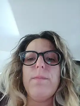 Snapshot of dolcehelena993 chatting on July 12, 2026, 2:30 pm dolcehelena993 online show from July 12, 2026, 2:30 pm