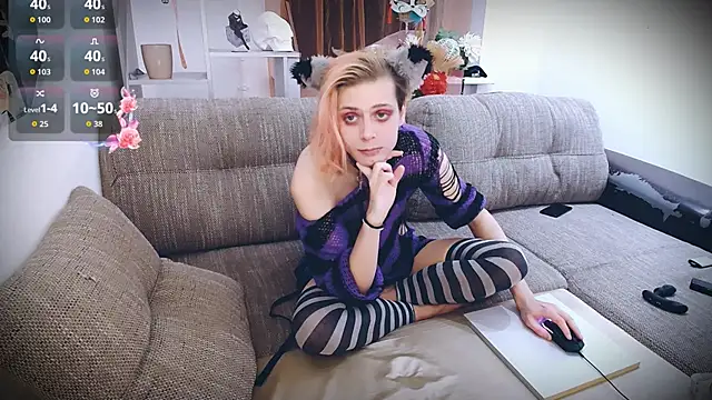 Littlepinkcat online show from November 23, 2025, 1:05 am