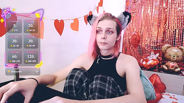 Littlepinkcat online show from February 18, 2026, 2:29 am