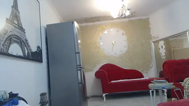 AnnaBellaLuckyXOXO online show from December 4, 2025, 11:52 am