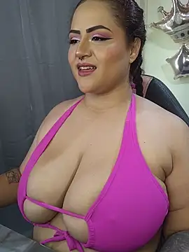 Snapshot of Sarita_Summer chatting on April 26, 2026, 7:00 pm Sarita Summer online show from April 26, 2026, 7:00 pm