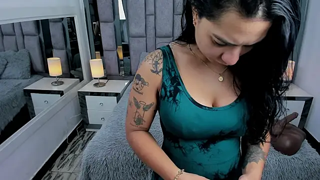 EMMAHILL1 online show from April 9, 2026, 11:15 am