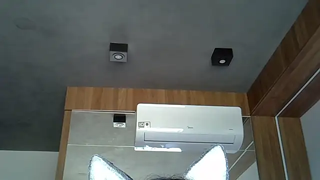 Snapshot of Skinny-Kitten chatting on October 5, 2025, 3:32 pm Skinny-Kitten online show from October 5, 2025, 3:32 pm