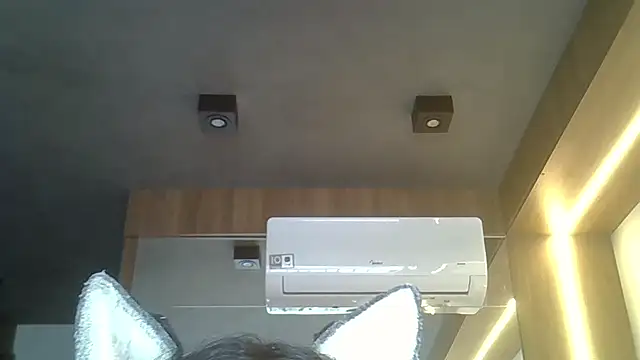 Snapshot of Skinny-Kitten chatting on October 13, 2025, 4:51 pm Skinny-Kitten online show from October 13, 2025, 4:51 pm