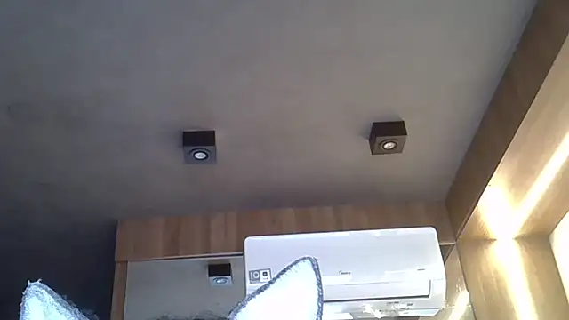 Snapshot of Skinny-Kitten chatting on October 28, 2025, 6:21 pm Skinny-Kitten online show from October 28, 2025, 6:21 pm