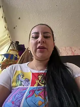 Abril Luv online show from February 21, 2025, 9:00 pm