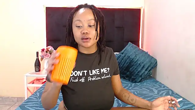 Snapshot of CancerGodessX chatting on February 12, 2025, 12:05 am CancerGodessX online show from February 12, 2025, 12:05 am